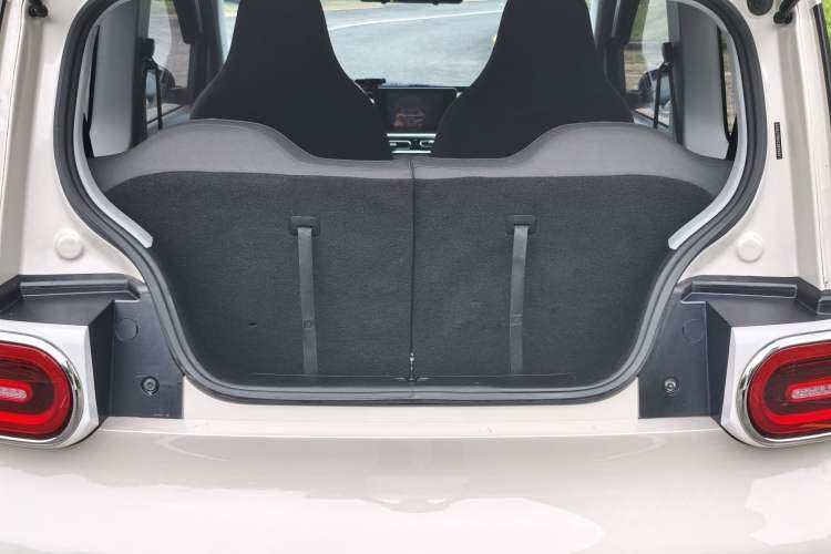 Used Wuling Hongguang MINIEV 2024 3rd Generation 215km Advanced Version Interior 3