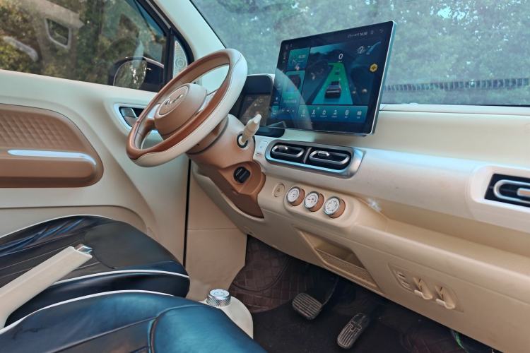 Used Wuling Hongguang MINIEV 2024 3rd Generation 215km Youth Edition Interior 3