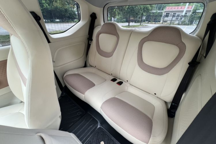 Used Wuling Hongguang MINIEV 2024 3rd Generation 215km Advanced Version Interior 3