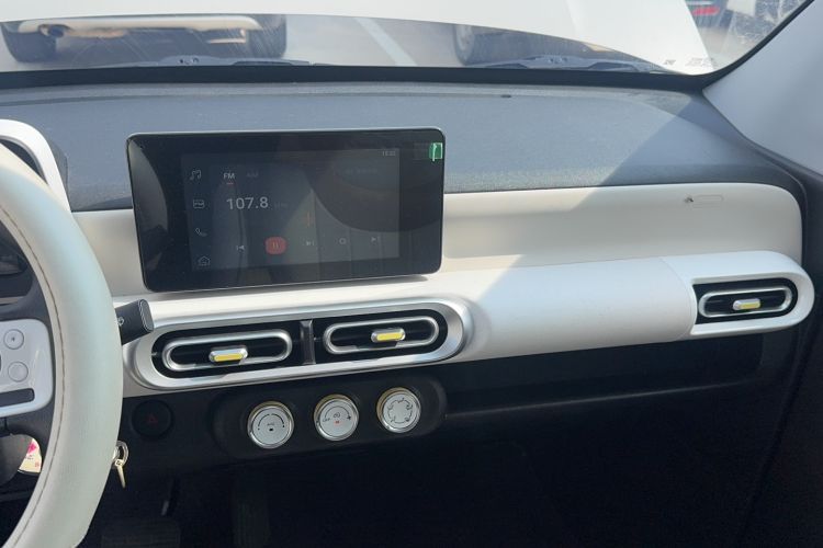 Used Wuling Hongguang MINIEV 2024 3rd Generation 215km Advanced Version Interior 3