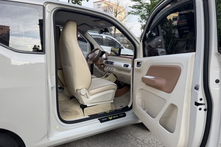 Used Wuling Hongguang MINIEV 2024 3rd Generation 215km Youth Edition Interior 3