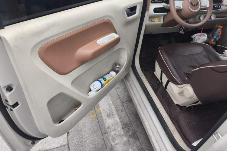 Used Wuling Hongguang MINIEV 2024 3rd Generation 215km Youth Edition Interior 3