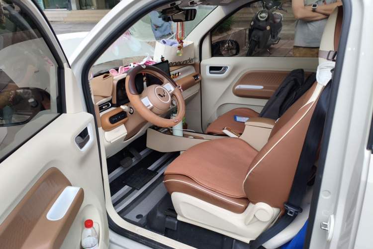 Used Wuling Hongguang MINIEV 2024 3rd Generation 215km Youth Edition Interior 3