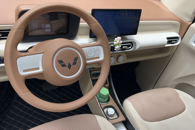 Used Wuling Hongguang MINIEV 2024 3rd Generation 215km Youth Edition Interior 3