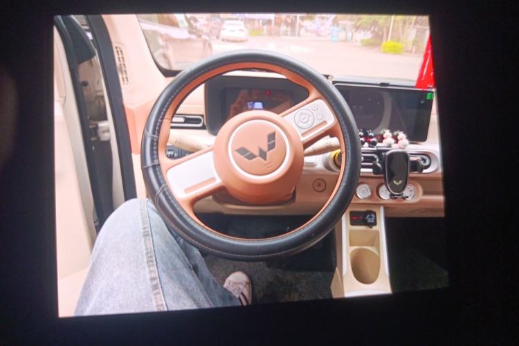 Used Wuling Hongguang MINIEV 2024 3rd Generation 215km Advanced Version Interior 3