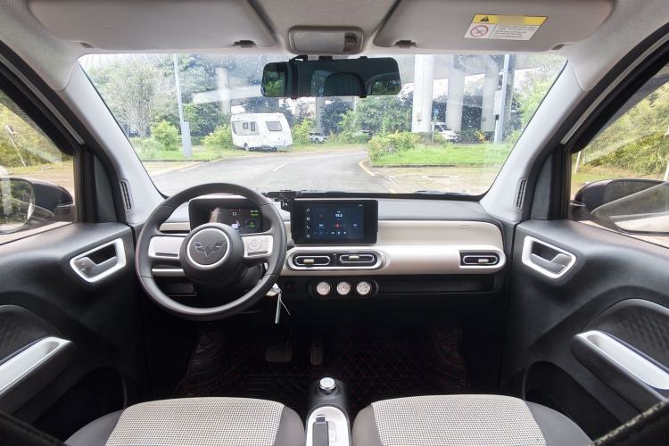 Used Wuling Hongguang MINIEV 2024 3rd Generation 215km Advanced Version Interior 4