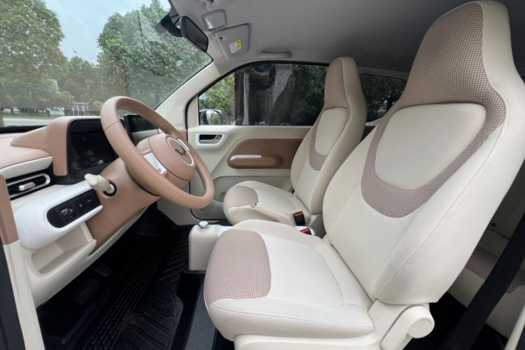 Used Wuling Hongguang MINIEV 2024 3rd Generation 215km Advanced Version Interior 4