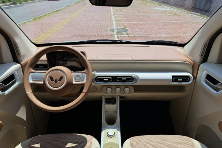 Used Wuling Hongguang MINIEV 2024 3rd Generation 215km Youth Edition Interior 4