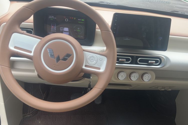 Used Wuling Hongguang MINIEV 2024 3rd Generation 215km Youth Edition Interior 4