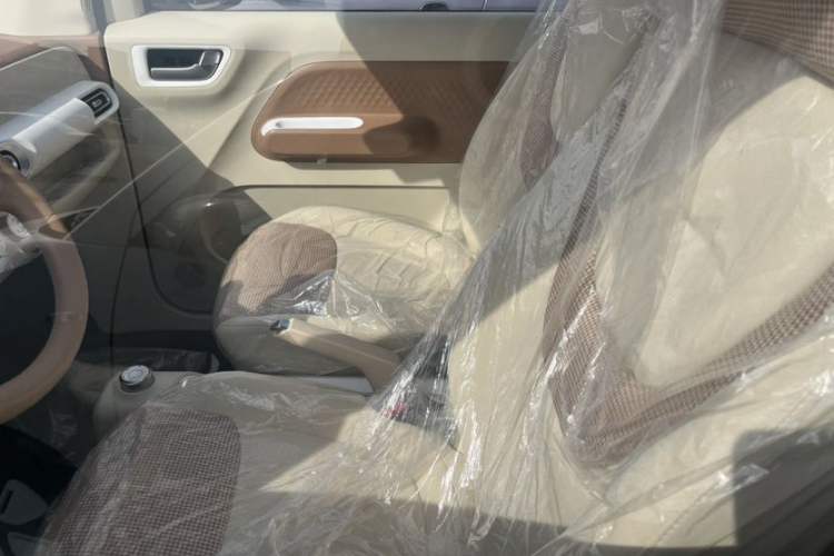Used Wuling Hongguang MINIEV 2024 3rd Generation 215km Youth Edition Interior 5