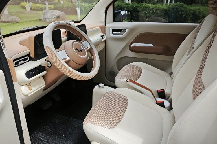 Used Wuling Hongguang MINIEV 2024 3rd Generation 215km Youth Edition Interior 5