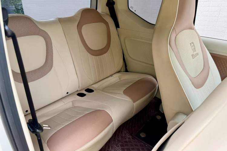Used Wuling Hongguang MINIEV 2024 3rd Generation 215km Youth Edition Interior 5