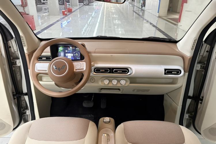 Used Wuling Hongguang MINIEV 2024 3rd Generation 215km Youth Edition Interior 5