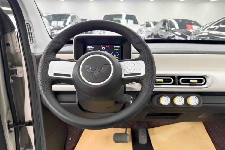 Used Wuling Hongguang MINIEV 2024 3rd Generation 215km Youth Edition Interior 6