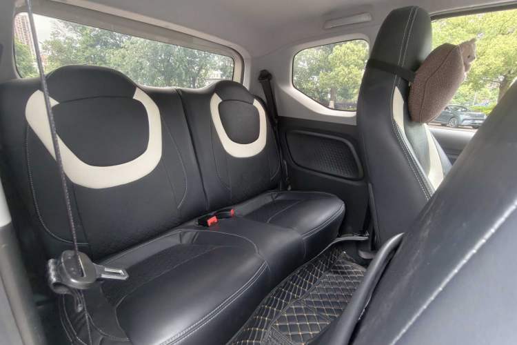 Used Wuling Hongguang MINIEV 2024 3rd Generation 215km Advanced Version Interior 6