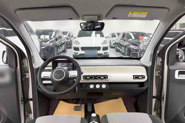 Used Wuling Hongguang MINIEV 2024 3rd Generation 215km Youth Edition Interior 9