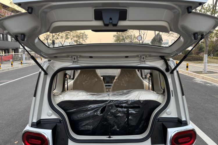 Used Wuling Hongguang MINIEV 2024 3rd Generation 215km Advanced Version Interior 9