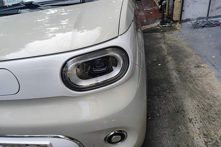Used Wuling Hongguang MINIEV 2024 3rd Generation 215km Advanced Version Left Front Headlight