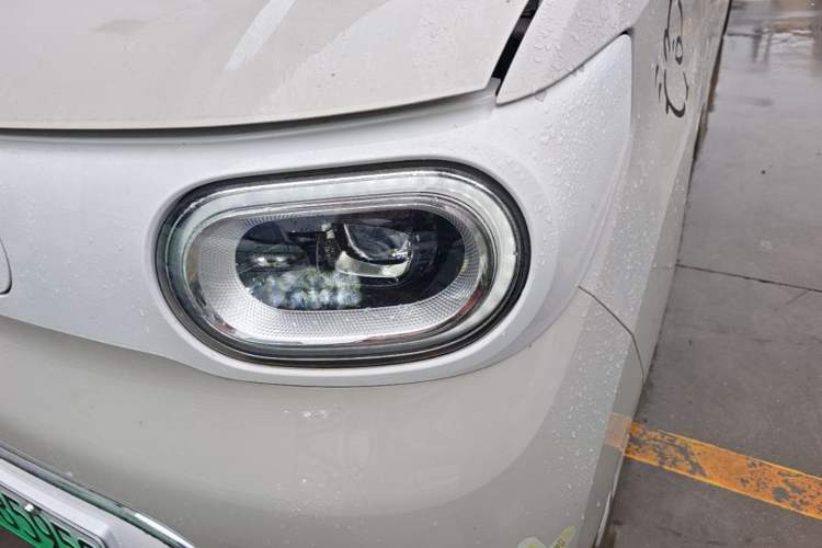 Used Wuling Hongguang MINIEV 2024 3rd Generation 215km Advanced Version Left Front Headlight