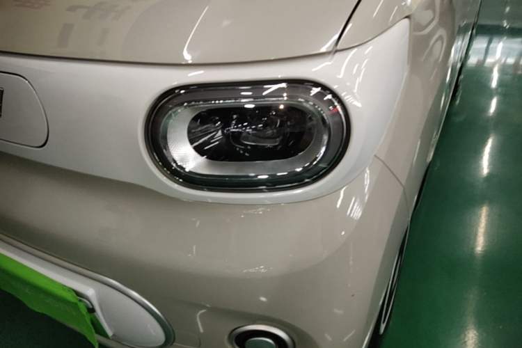 Used Wuling Hongguang MINIEV 2024 3rd Generation 215km Youth Edition Left Front Headlight