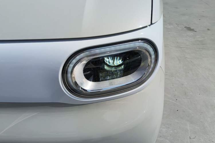Used Wuling Hongguang MINIEV 2024 3rd Generation 215km Youth Edition Left Front Headlight