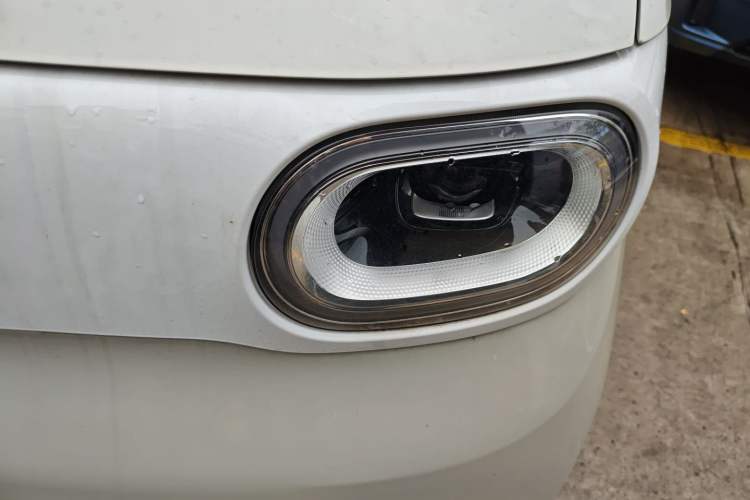 Used Wuling Hongguang MINIEV 2024 3rd Generation 215km Advanced Version Left Front Headlight