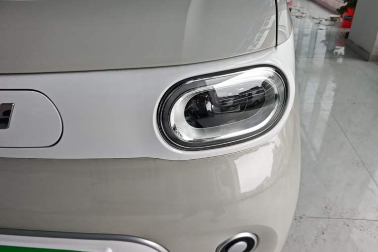Used Wuling Hongguang MINIEV 2024 3rd Generation 215km Youth Edition Left Front Headlight