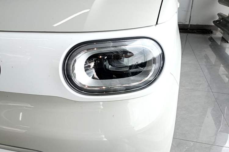Used Wuling Hongguang MINIEV 2024 3rd Generation 215km Youth Edition Left Front Headlight