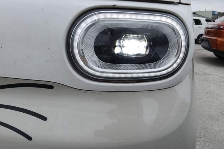 Used Wuling Hongguang MINIEV 2024 3rd Generation 215km Advanced Version Left Front Headlight