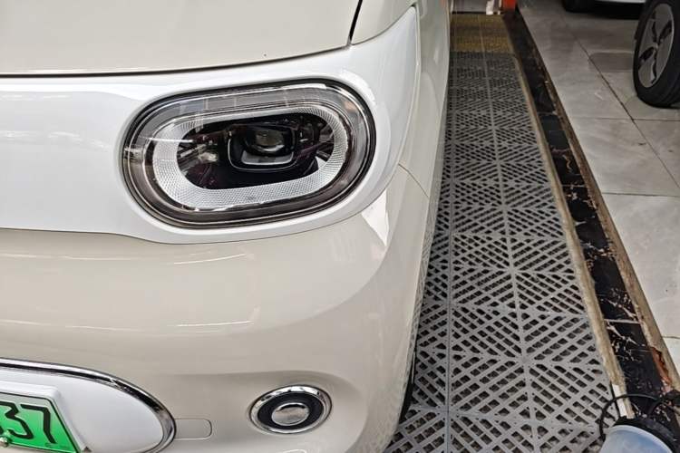 Used Wuling Hongguang MINIEV 2024 3rd Generation 215km Advanced Version Left Front Headlight