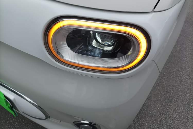 Used Wuling Hongguang MINIEV 2024 3rd Generation 215km Advanced Version Left Front Headlight