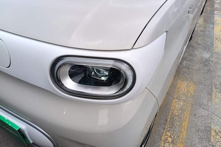 Used Wuling Hongguang MINIEV 2024 3rd Generation 215km Youth Edition Left Front Headlight