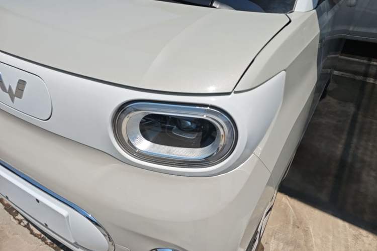 Used Wuling Hongguang MINIEV 2024 3rd Generation 215km Advanced Version Left Front Headlight