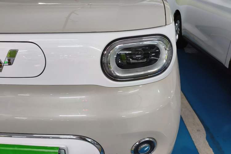 Used Wuling Hongguang MINIEV 2024 3rd Generation 215km Advanced Version Left Front Headlight