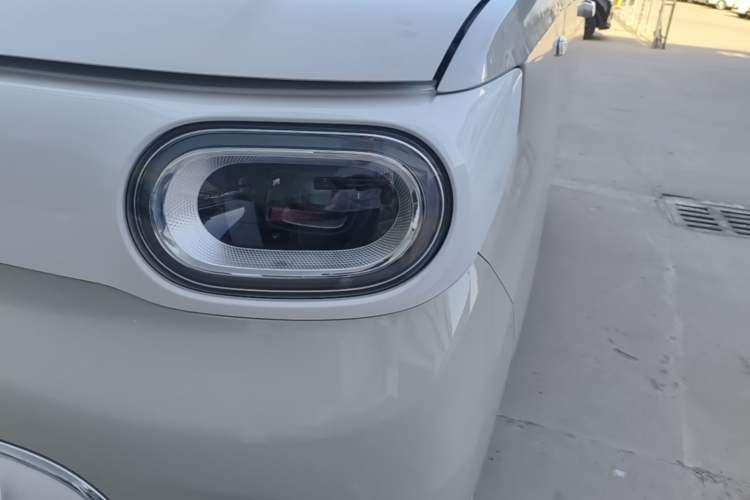 Used Wuling Hongguang MINIEV 2024 3rd Generation 215km Advanced Version Left Front Headlight