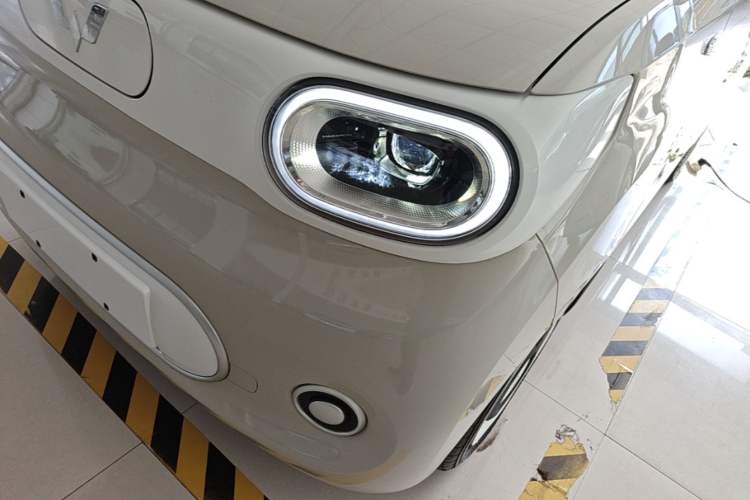 Used Wuling Hongguang MINIEV 2024 3rd Generation 215km Youth Edition Left Front Headlight