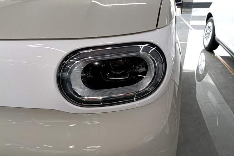 Used Wuling Hongguang MINIEV 2024 3rd Generation 215km Youth Edition Left Front Headlight