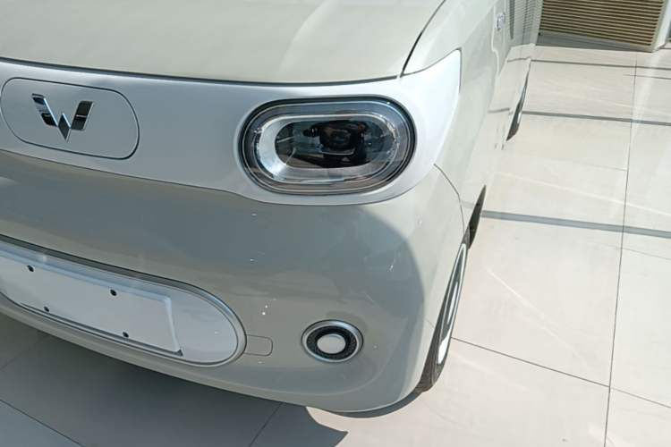 Used Wuling Hongguang MINIEV 2024 3rd Generation 215km Youth Edition Left Front Headlight