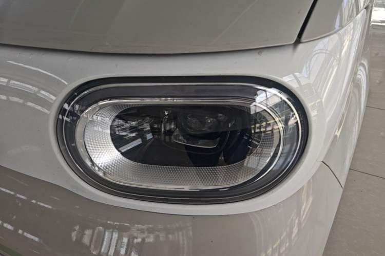 Used Wuling Hongguang MINIEV 2024 3rd Generation 215km Youth Edition Left Front Headlight