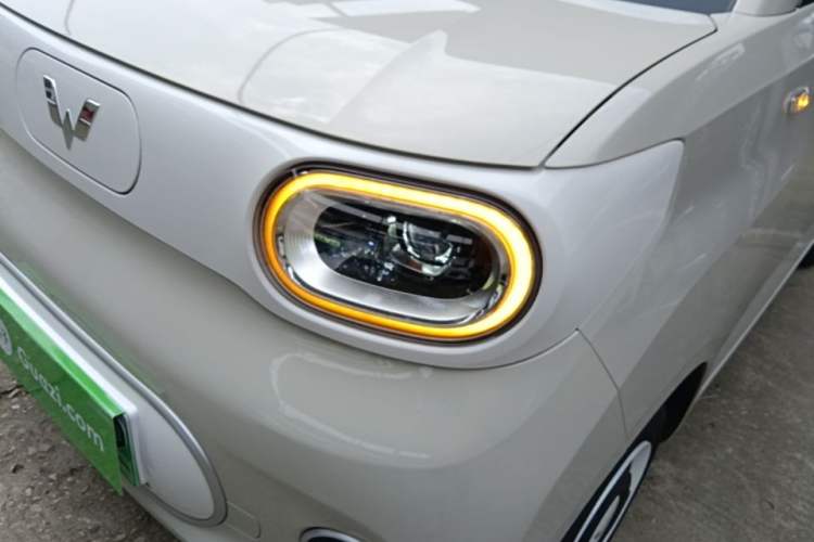 Used Wuling Hongguang MINIEV 2024 3rd Generation 215km Youth Edition Left Front Headlight