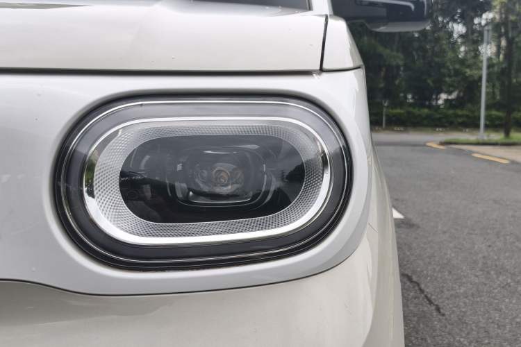 Used Wuling Hongguang MINIEV 2024 3rd Generation 215km Advanced Version Left Front Headlight