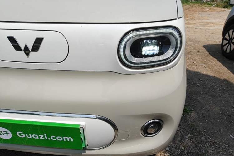 Used Wuling Hongguang MINIEV 2024 3rd Generation 215km Advanced Version Left Front Headlight