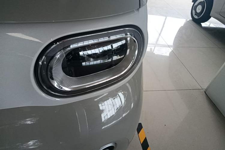 Used Wuling Hongguang MINIEV 2024 3rd Generation 215km Youth Edition Left Front Headlight