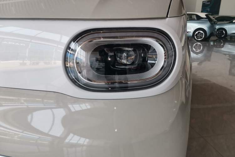 Used Wuling Hongguang MINIEV 2024 3rd Generation 215km Youth Edition Left Front Headlight