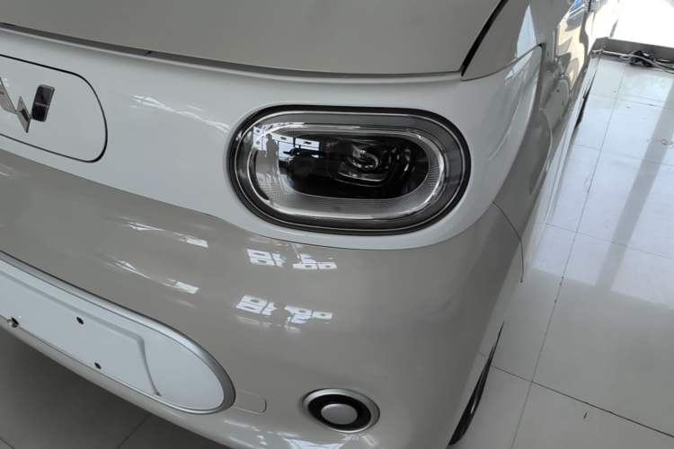 Used Wuling Hongguang MINIEV 2024 3rd Generation 215km Youth Edition Left Front Headlight