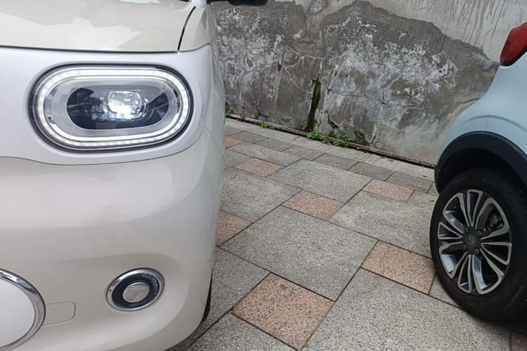 Used Wuling Hongguang MINIEV 2024 3rd Generation 215km Advanced Version Left Front Headlight
