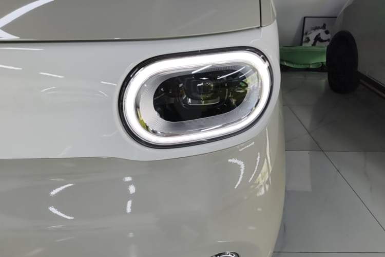 Used Wuling Hongguang MINIEV 2024 3rd Generation 215km Advanced Version Left Front Headlight