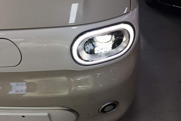 Used Wuling Hongguang MINIEV 2024 3rd Generation 215km Youth Edition Left Front Headlight