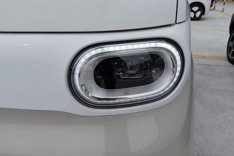 Used Wuling Hongguang MINIEV 2024 3rd Generation 215km Youth Edition Left Front Headlight