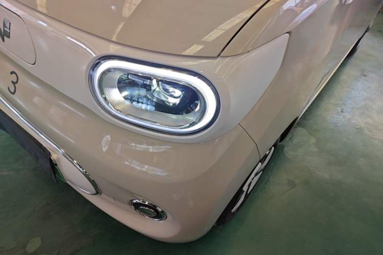 Used Wuling Hongguang MINIEV 2024 3rd Generation 215km Advanced Version Left Front Headlight